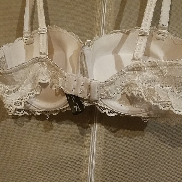 Like new push up bra - Picture 2 of 3